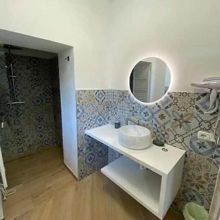 Around Maggiore Guest house