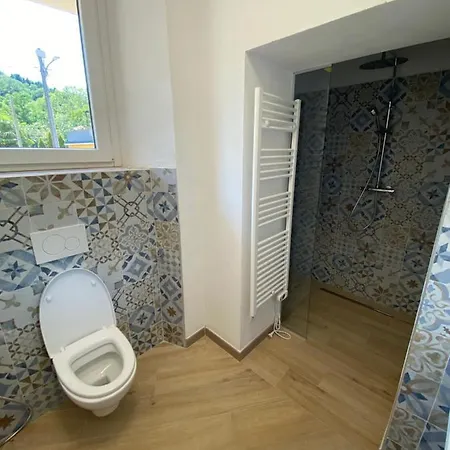 Around Maggiore Guest house *