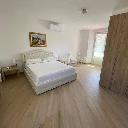 ゲストハウス Around Maggiore Reno Di Leggiuno