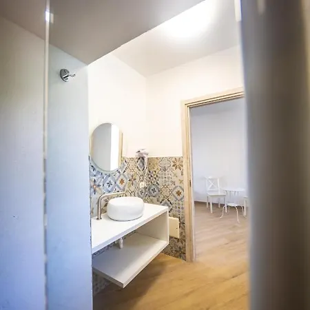 Around Maggiore Πανσιόν