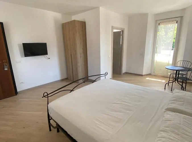 게스트하우스 Around Maggiore 레노 디 레기우노