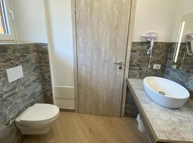 Affittacamere Around Maggiore