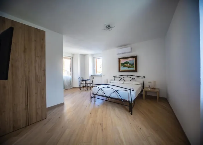 Around Maggiore 게스트하우스