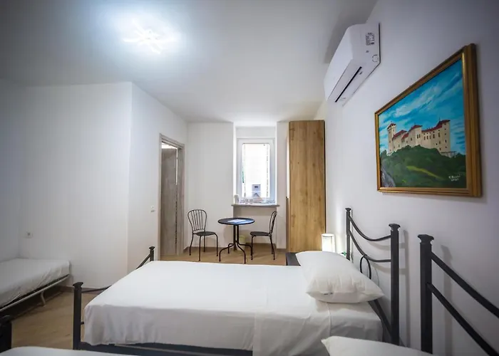 게스트하우스 Around Maggiore 레노 디 레기우노