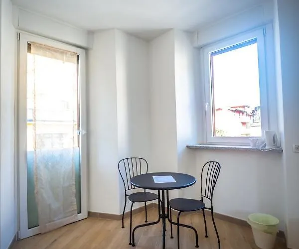 Around Maggiore Affittacamere 3*